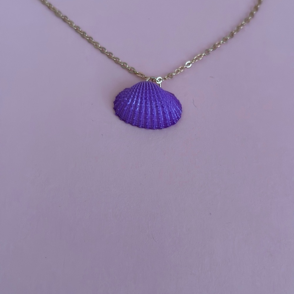Purple Shell Faux Gold Necklace - Picture 3 of 6